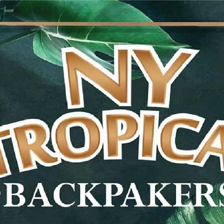 Ny Tropical Backpackers Vandrarhem Desaru Exteriör bild